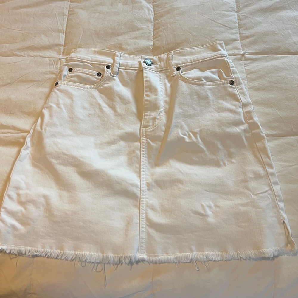 Lou & Grey white denim skirt